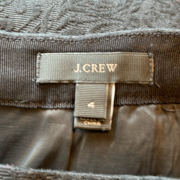 J Crew black textured skirt - fitted waist with dropped gathering - Size 4 - Picture 3 of 5